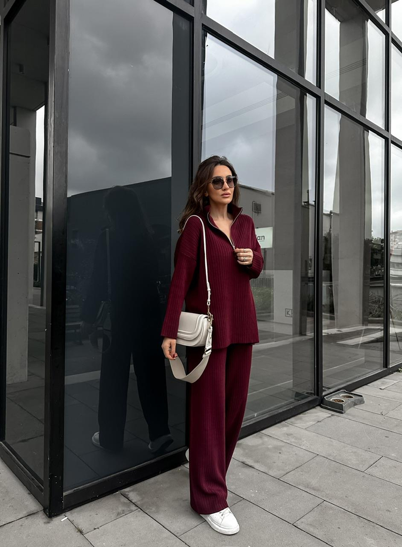 Bordo Yakası Fermuarlı Triko Takım