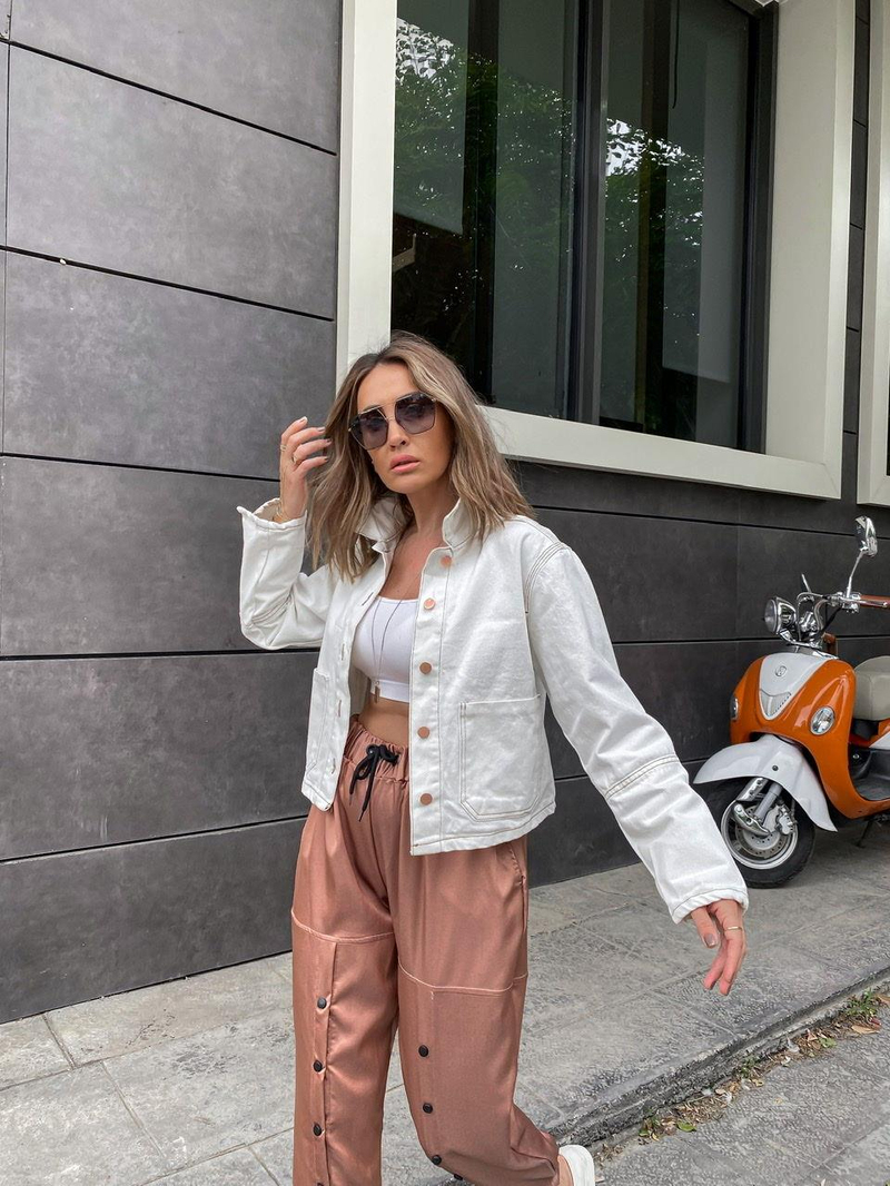 Ekru Rose Düğmeli Ceket