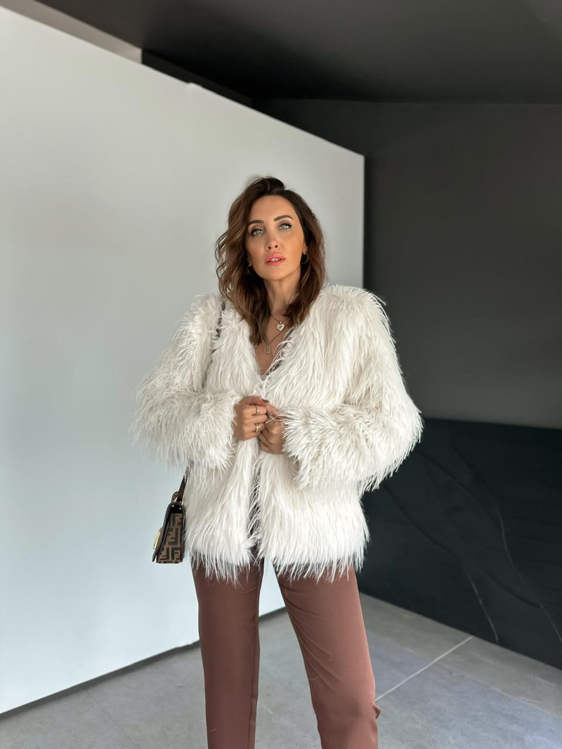 Ekru Yumuşak Dokulu Kürk