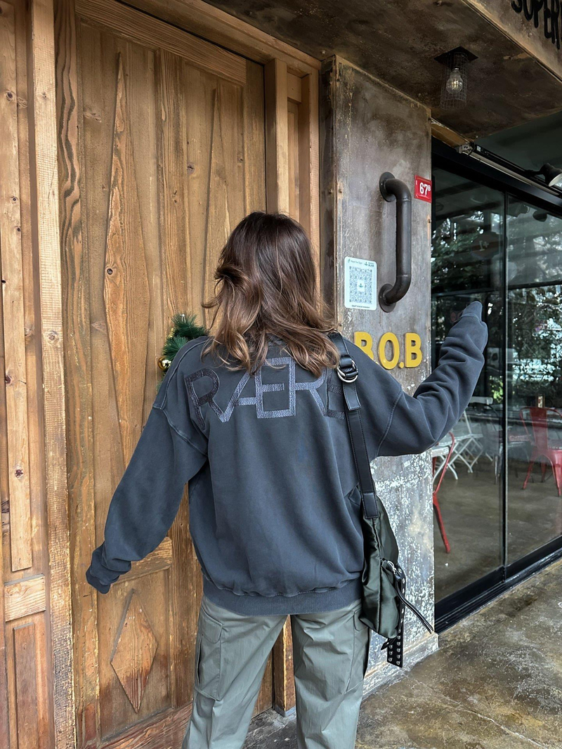 Gri Sırtı Yazılı Premium Sweatshirt