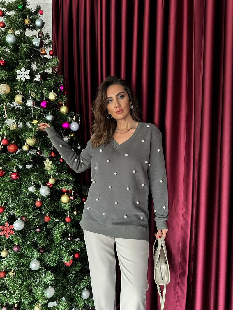 Gri V Yaka İnci İşlemeli Sweatshirt