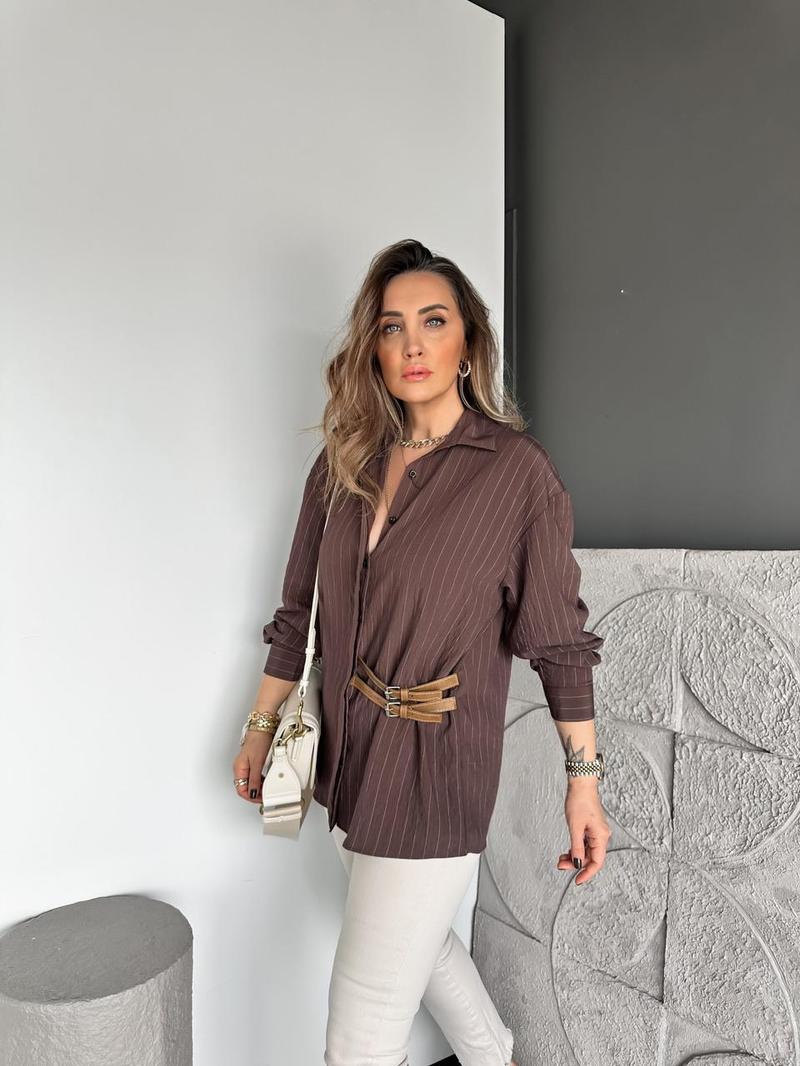 Kahve Deri Kemerli Çizgili Gömlek