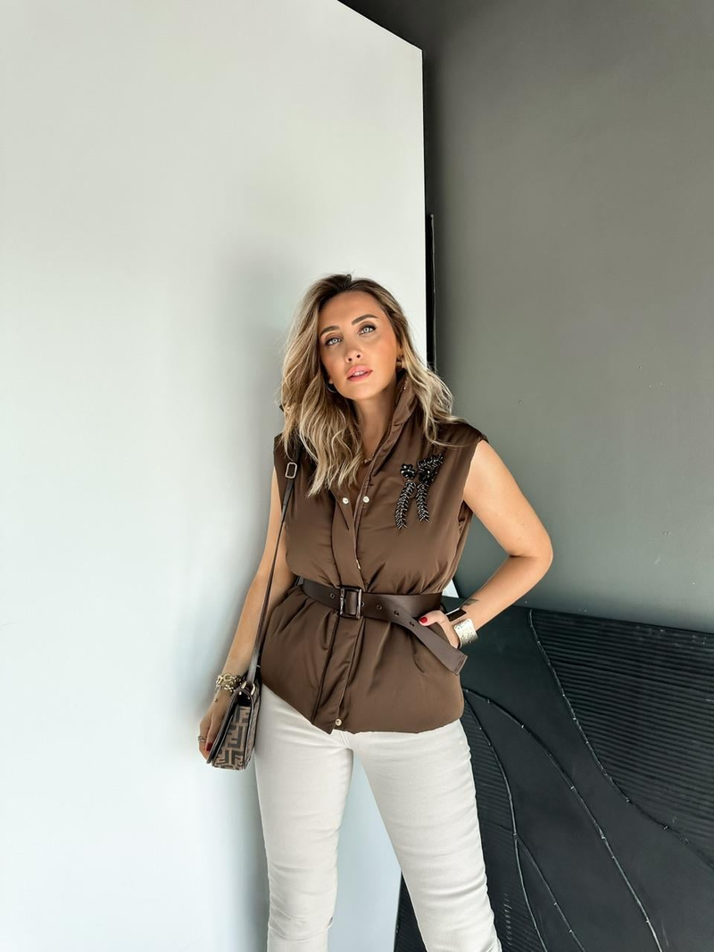 Kahve İşlemeli Kemerli Premium Yelek