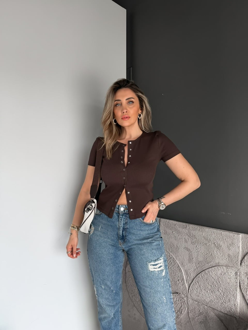Kahve Kısa Kollu Boydan Cıtcıtlı Tshirt