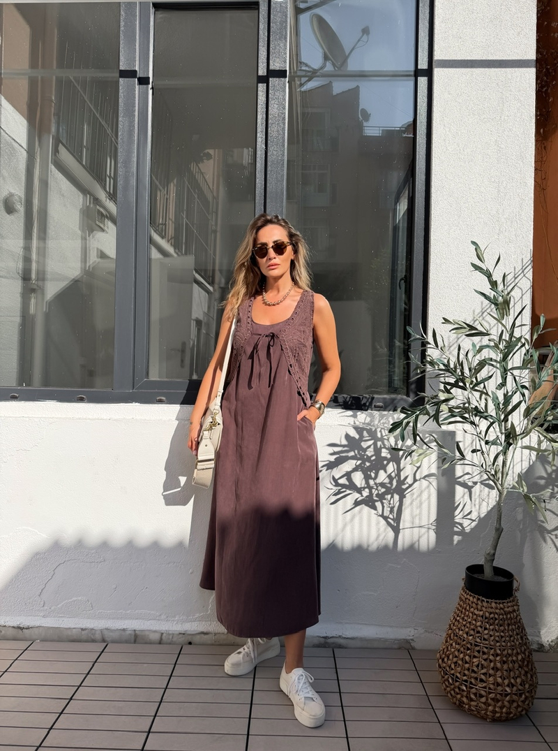 Kahve Nakışlı Yelek Parçalı Elbise