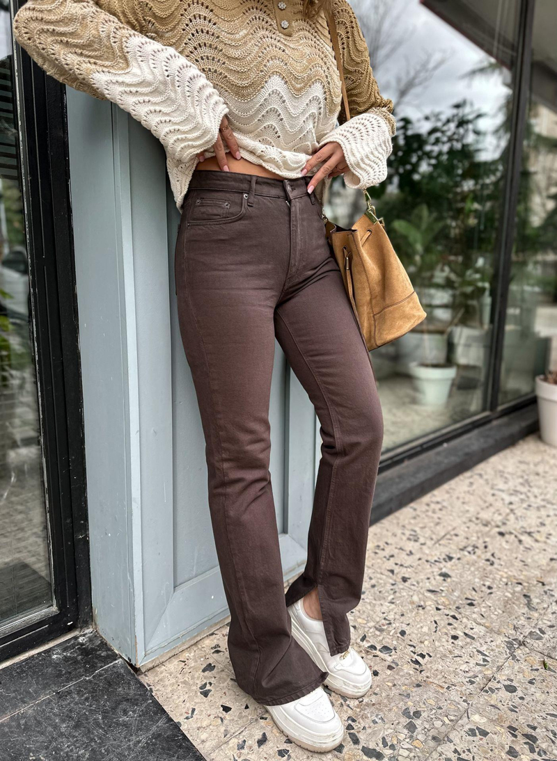 Kahve Paçası Yırtmaçlı Jean