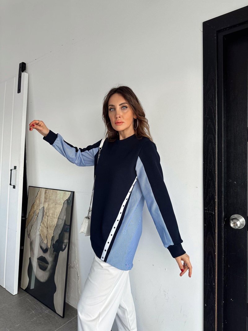 Lacivert Sırtı Düğmeli Tasarım Sweatshirt