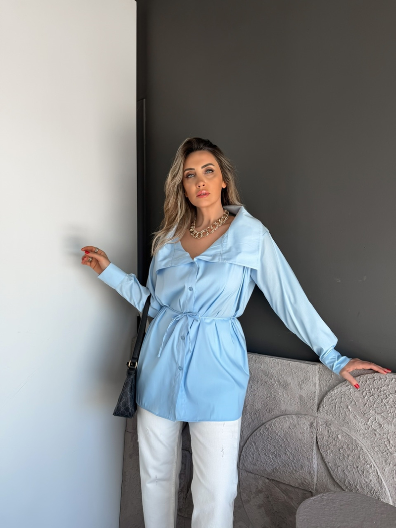 Mavi Açık Yakalı Tasarım Gömlek