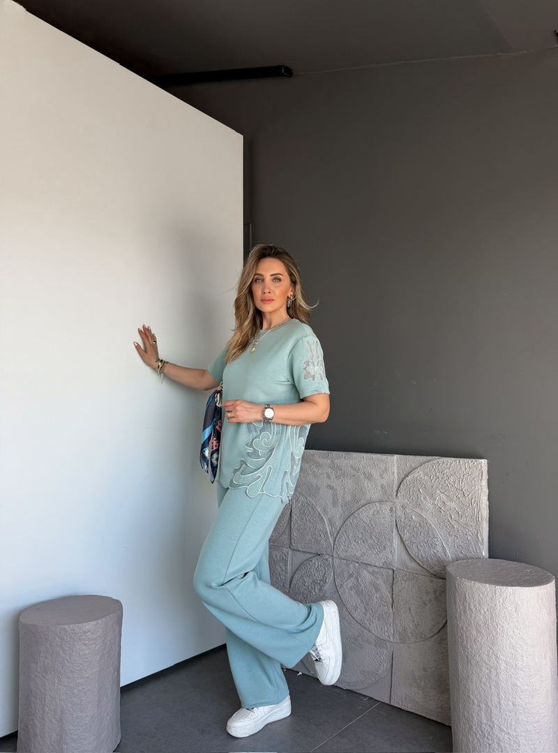 Mavi Tek Yanı Nakışlı Modal Takım