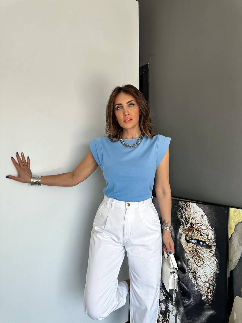Mavi Vatkalı Omuz Detaylı Tshirt