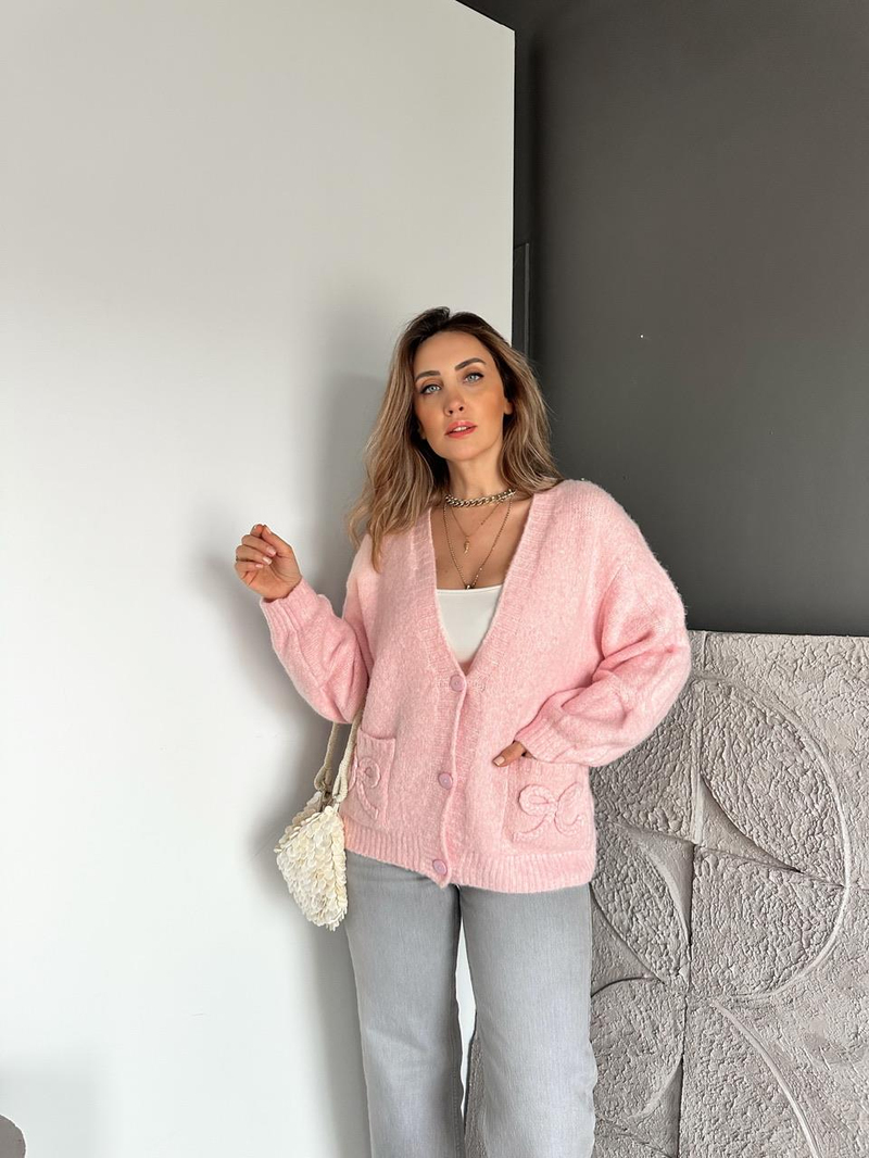 Pembe Fiyonk İşlemeli Yumoş Hırka