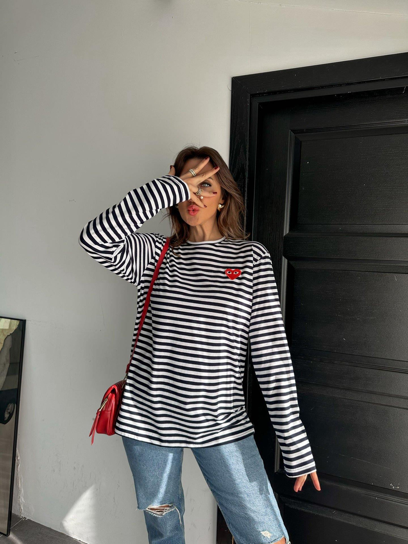 Siyah Çizgili Kalpli Uzun Kollu Tshirt