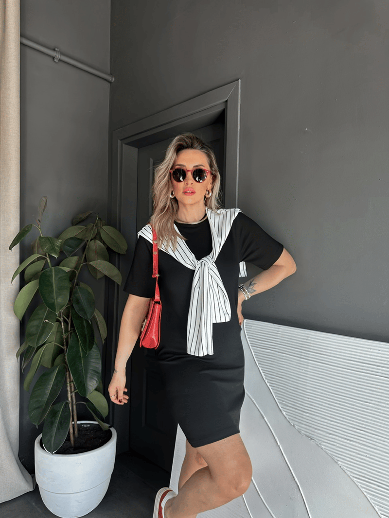 Siyah Çizgili Şal Aksesuarlı Elbise