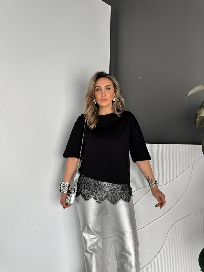 Siyah Eteği Dantelli Cotton Tshirt