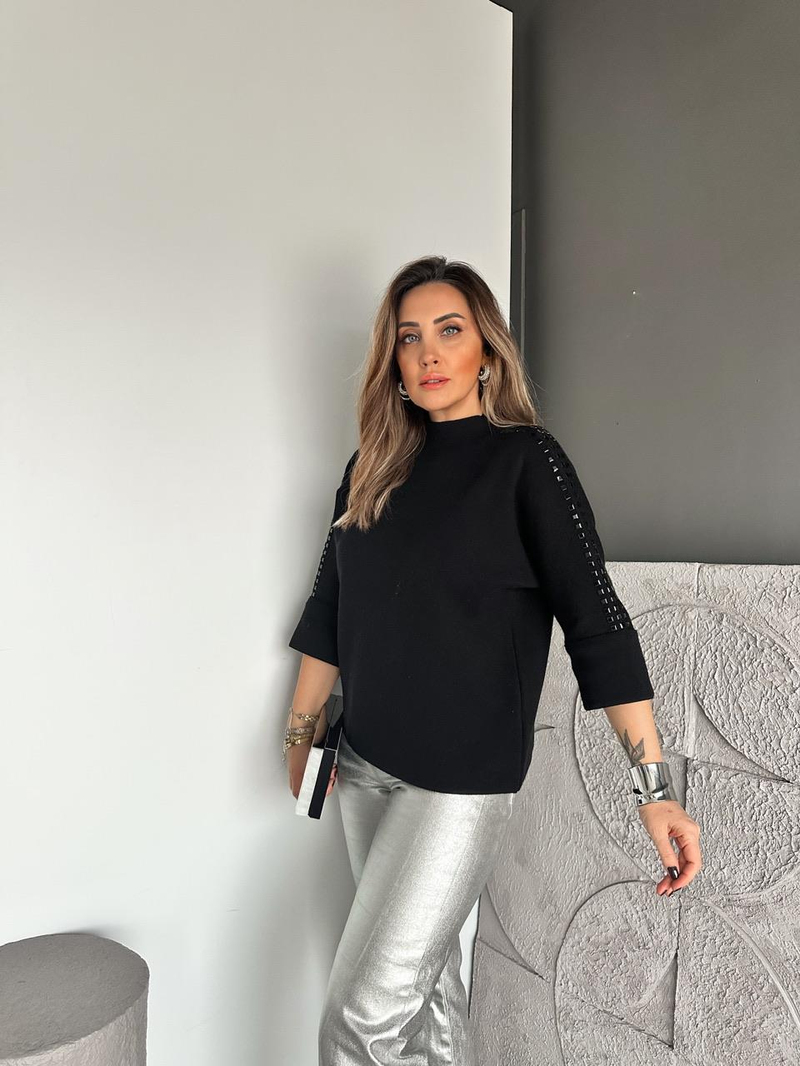 Siyah Kare Taşlı Premium Kazak