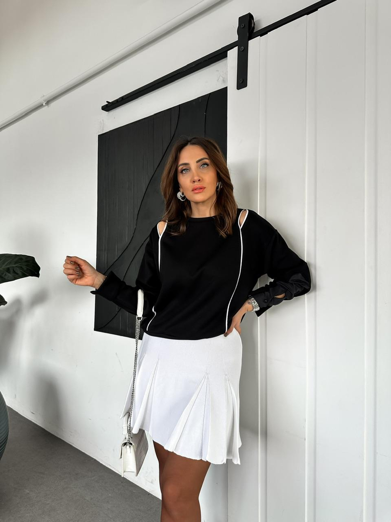 Siyah Kol Detaylı Tasarım Sweatshirt