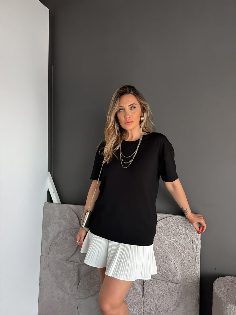 Siyah Kolyeli Fermuarlı Marka Model Tshirt