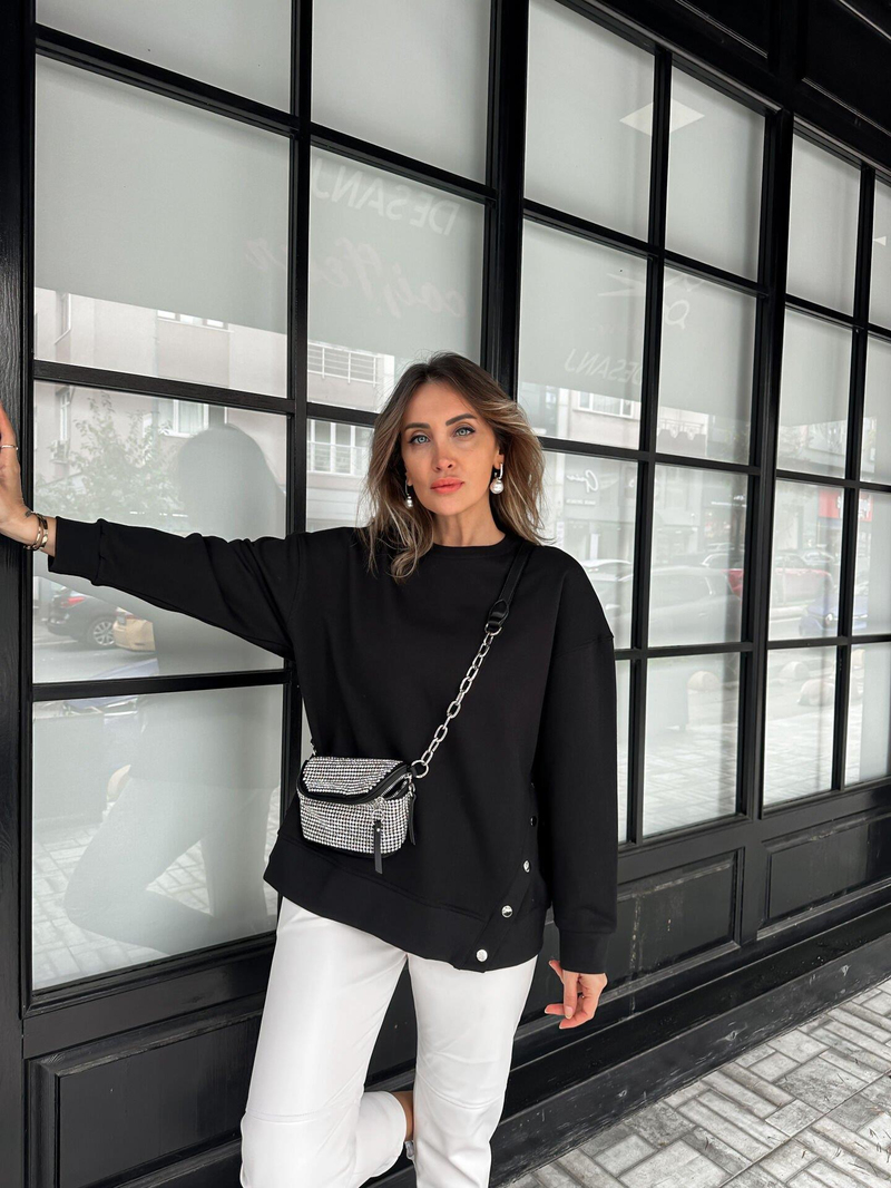 Siyah Tek Yanı Çıtçıtlı Sweatshirt