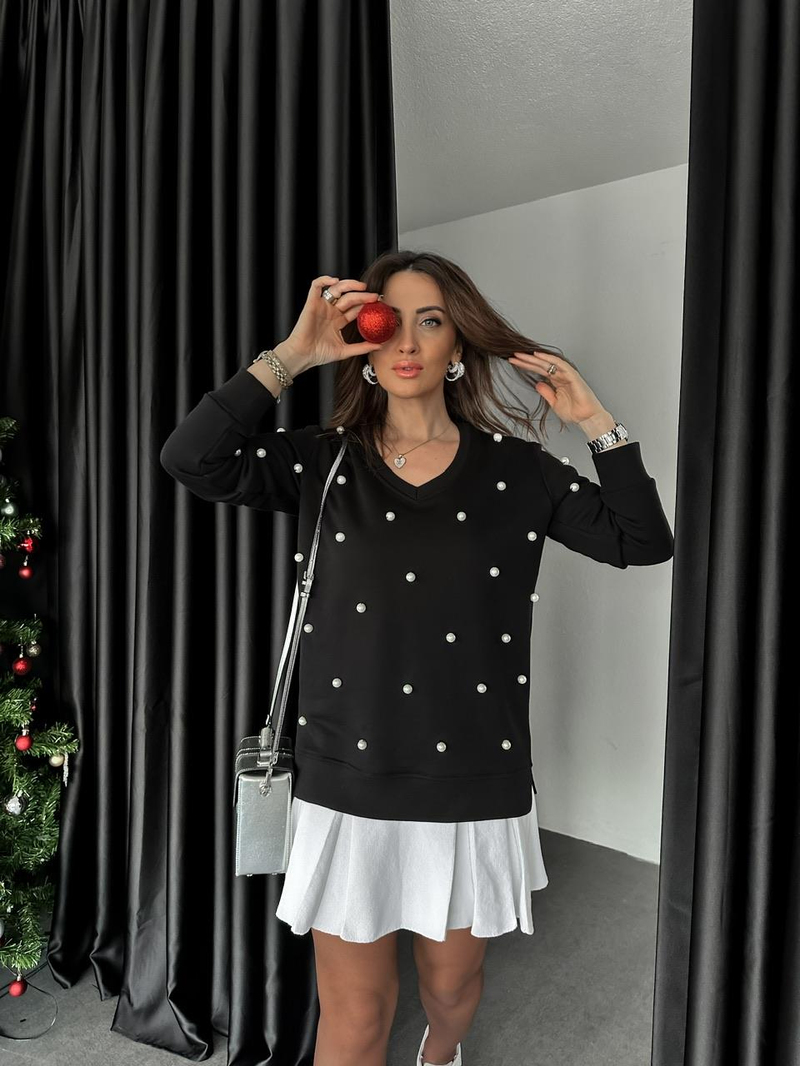 Siyah V Yaka İnci İşlemeli Sweatshirt