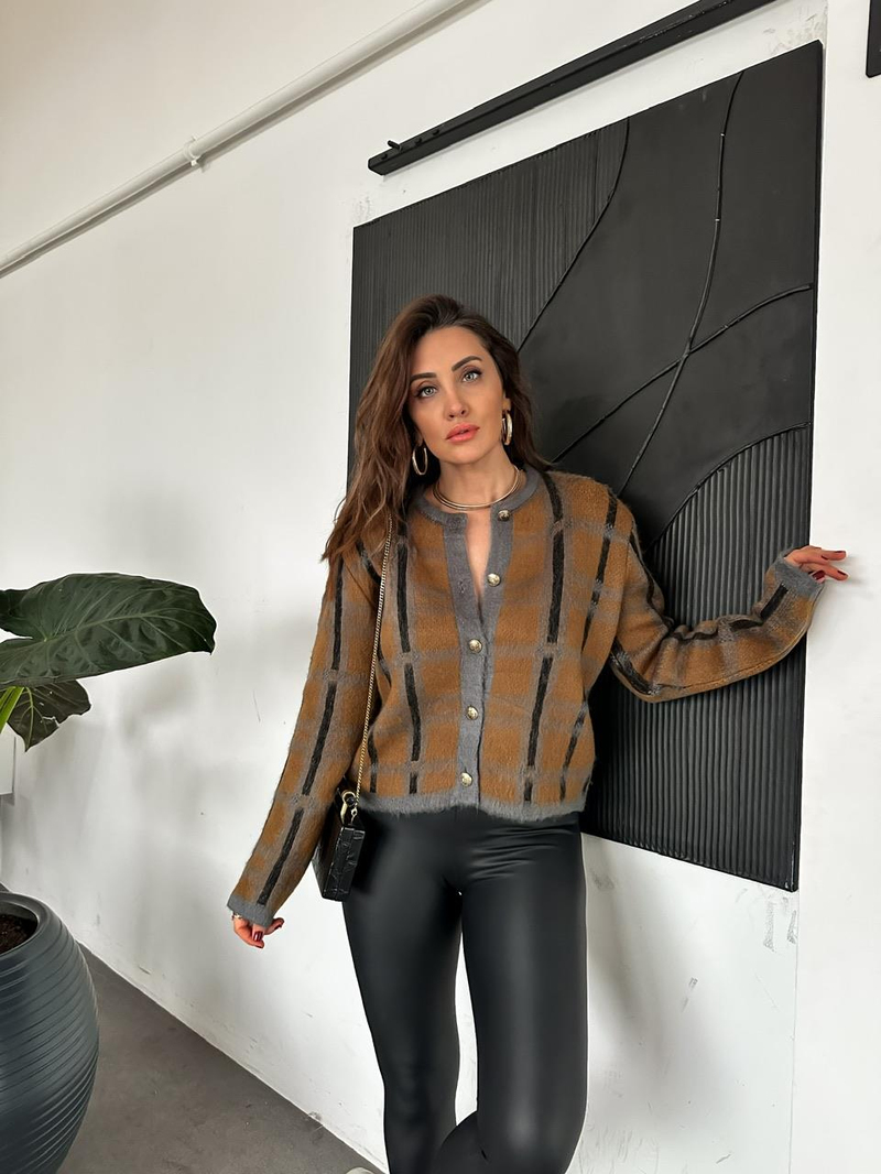 Taba Şeritli Gold Düğmeli Hırka