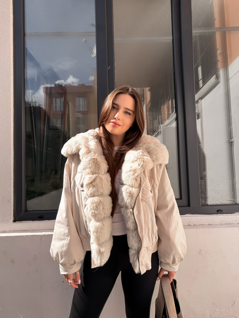 Taş Kürklü Beli Lastikli Premium Mont