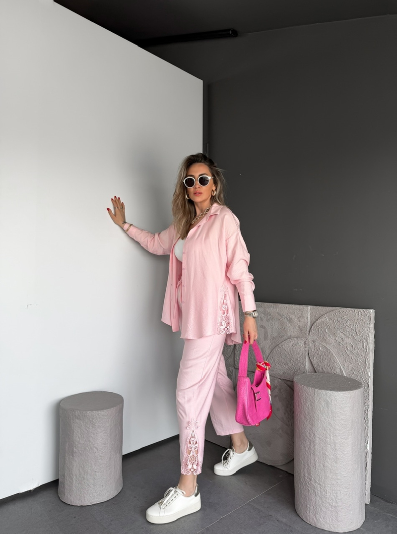 Toz Pembe Dantelli Gömlek Pantolon Takım