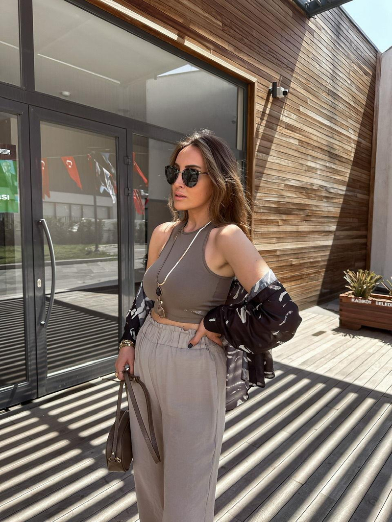Vizon Halter Yaka Yazı Detaylı Crop