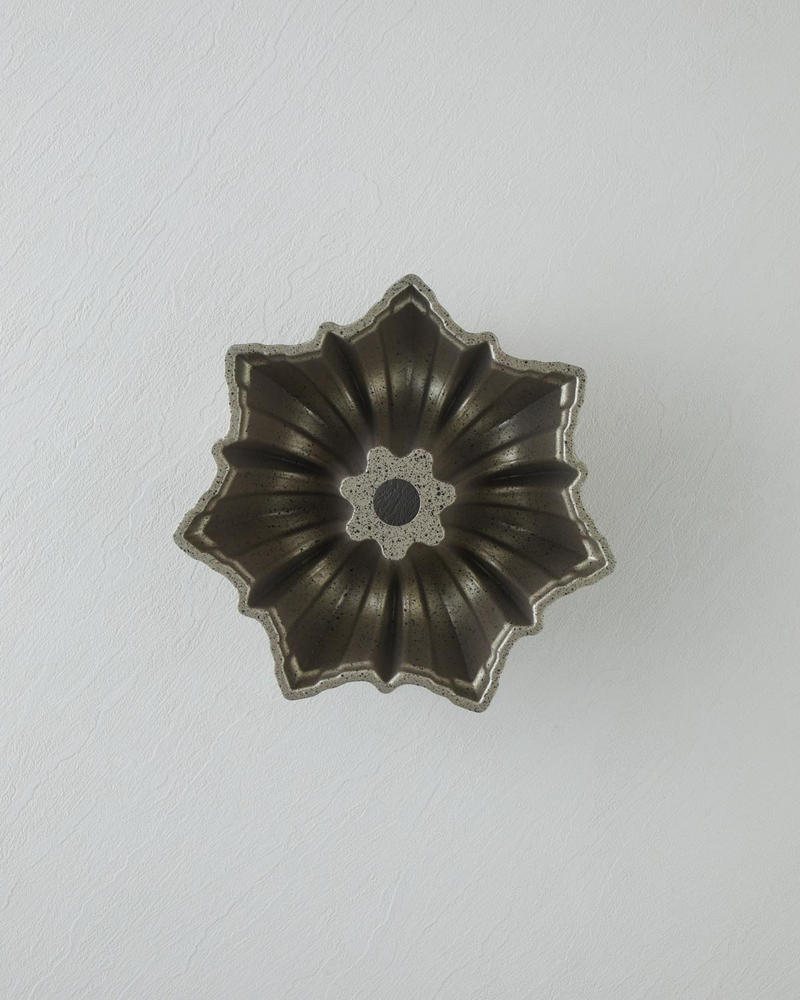 Patisserie Clara Premium Döküm Yuvarlak Kek Kalıbı 24,5 cm Şampanya