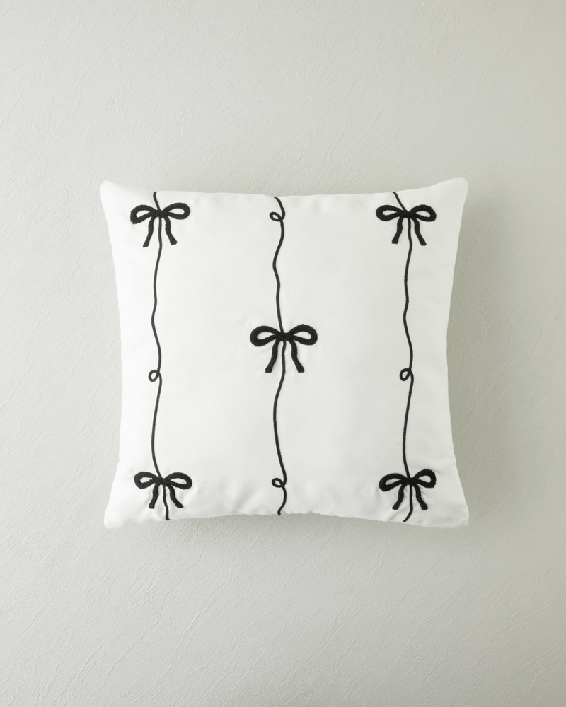 Ribbon Dolgulu Kırlent 45x45 cm Siyah - Beyaz