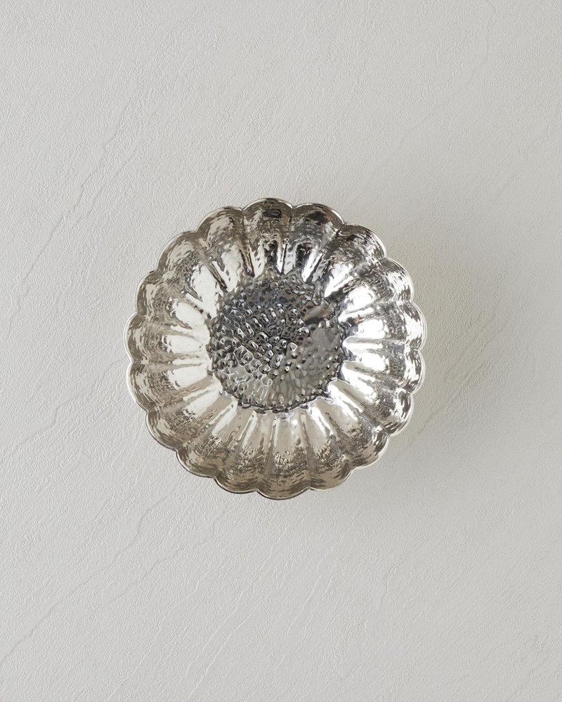 Rita Metal Dekoratif Tabak 15 x 15 x 4.5 cm Silver