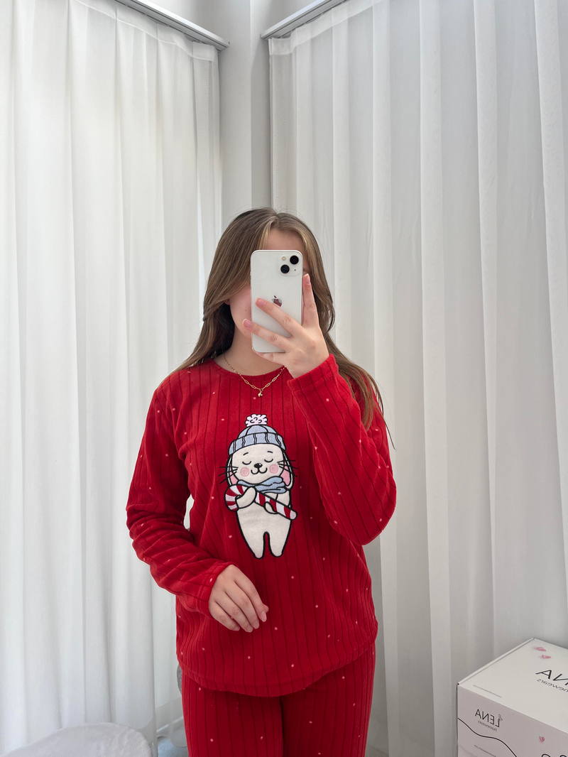 Benek Desenli Kırmızı Polar Pijama Takımı