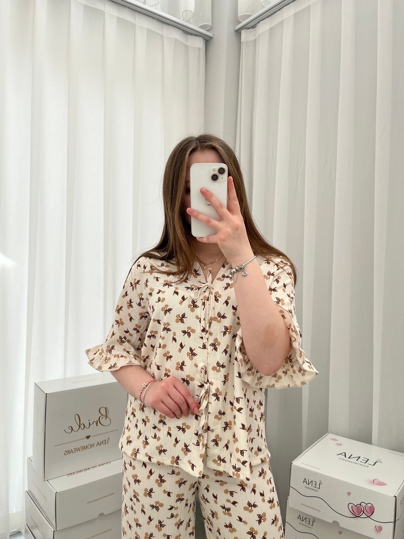 Çiçek Dalı Desenli Kısa Kollu Pijama Takımı