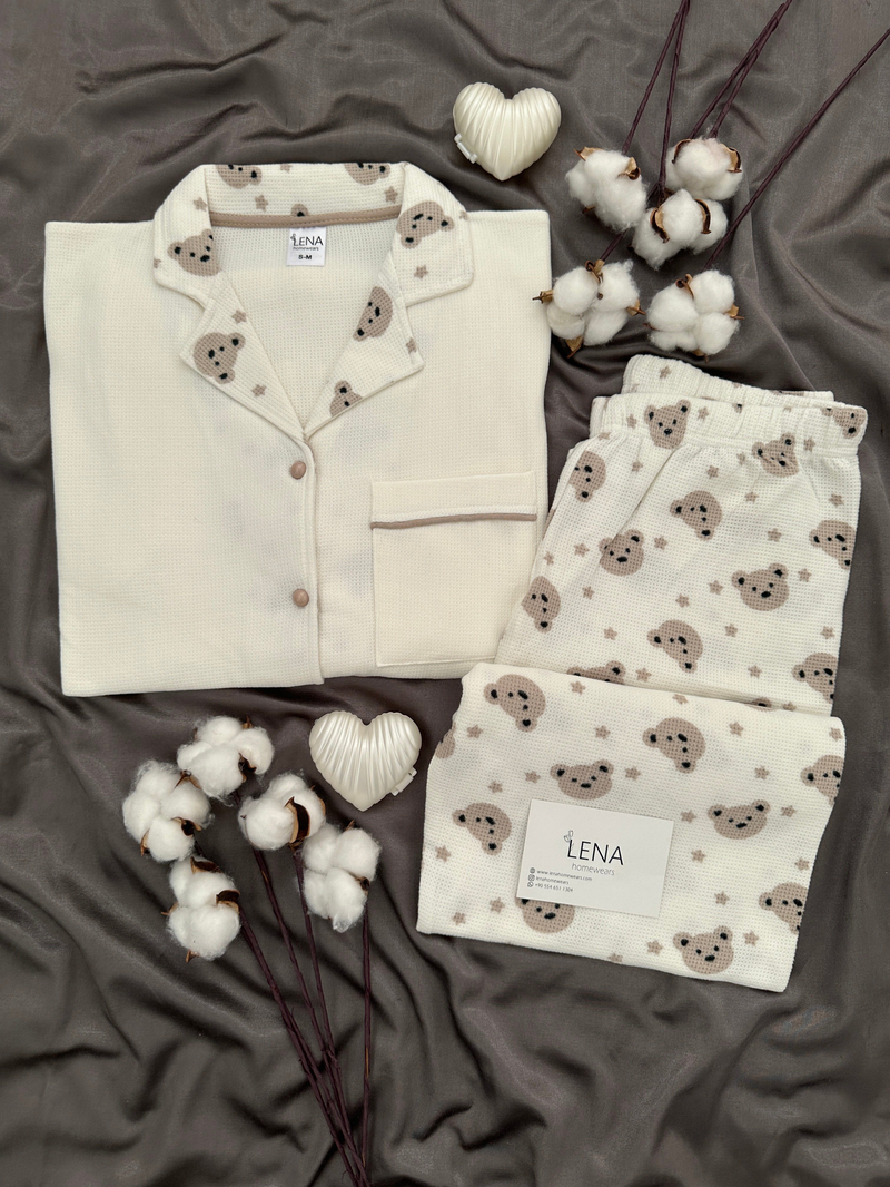 Ekru Ayıcık Desenli Düğmeli Uzun Kollu Pijama Takımı