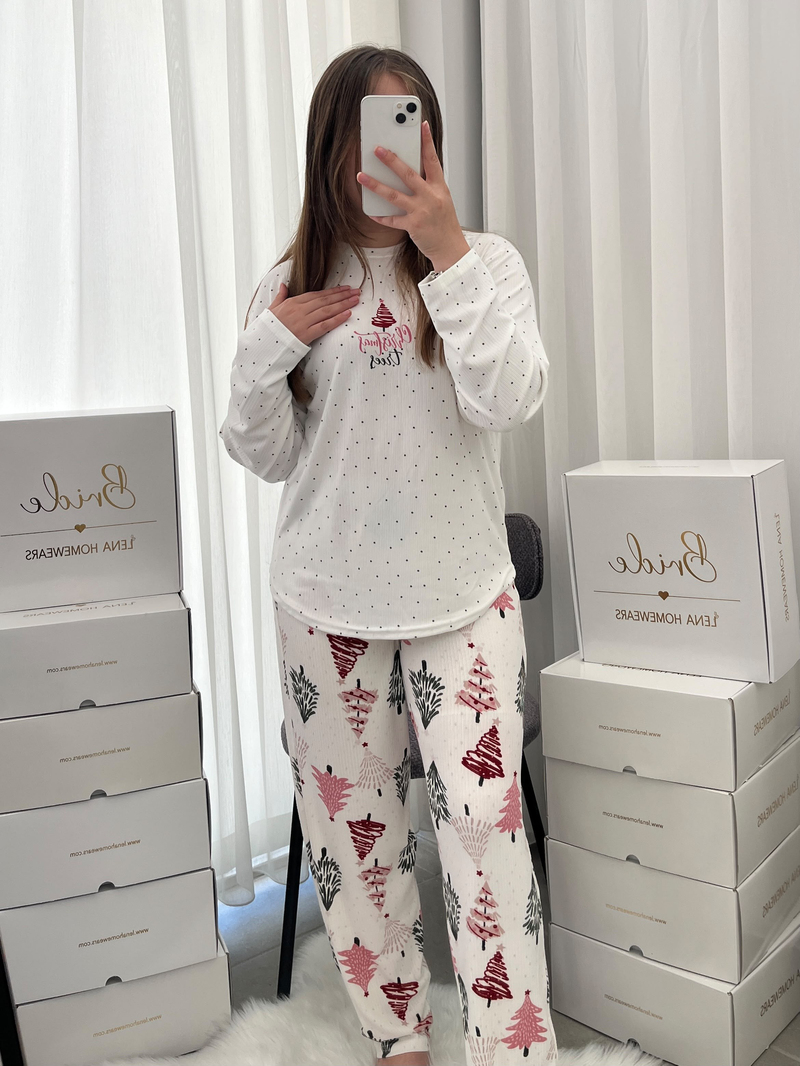 Ekru Yılbaşı Ağacı Desenli Berlin Pijama Takımı