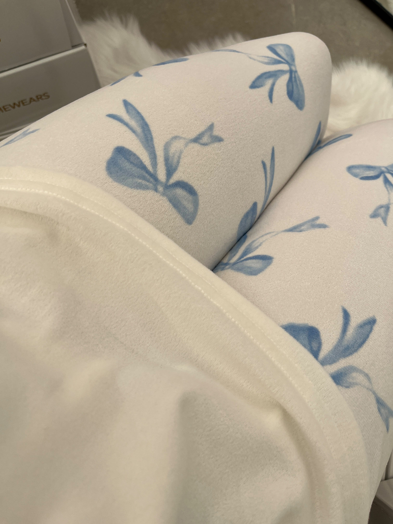 Kadın Ekru Kurdele İşlemeli Fransız Kadife Uzun Kollu Pijama Takımı