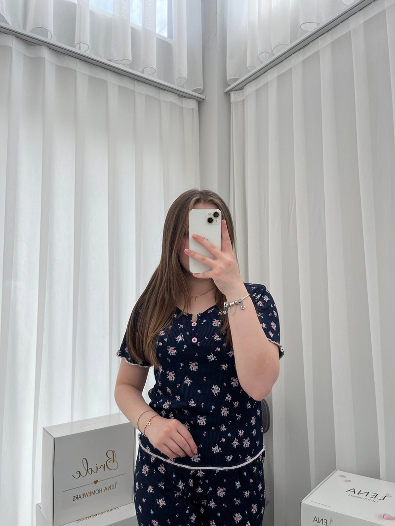 Lacivert Çiçek Desenli Patlı Pijama Takımı