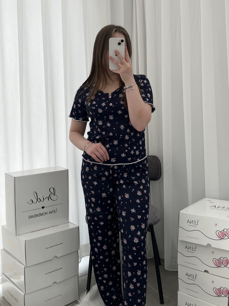 Lacivert Çiçek Desenli Patlı Pijama Takımı