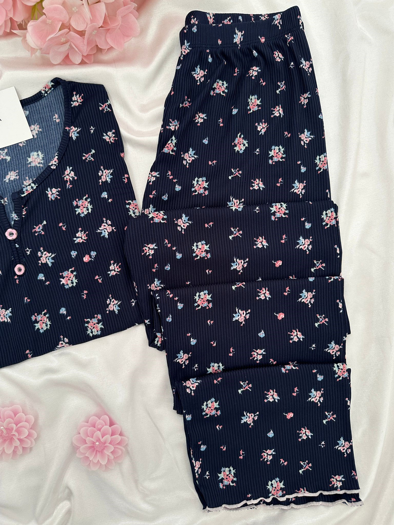 Lacivert Çiçek Desenli Patlı Pijama Takımı