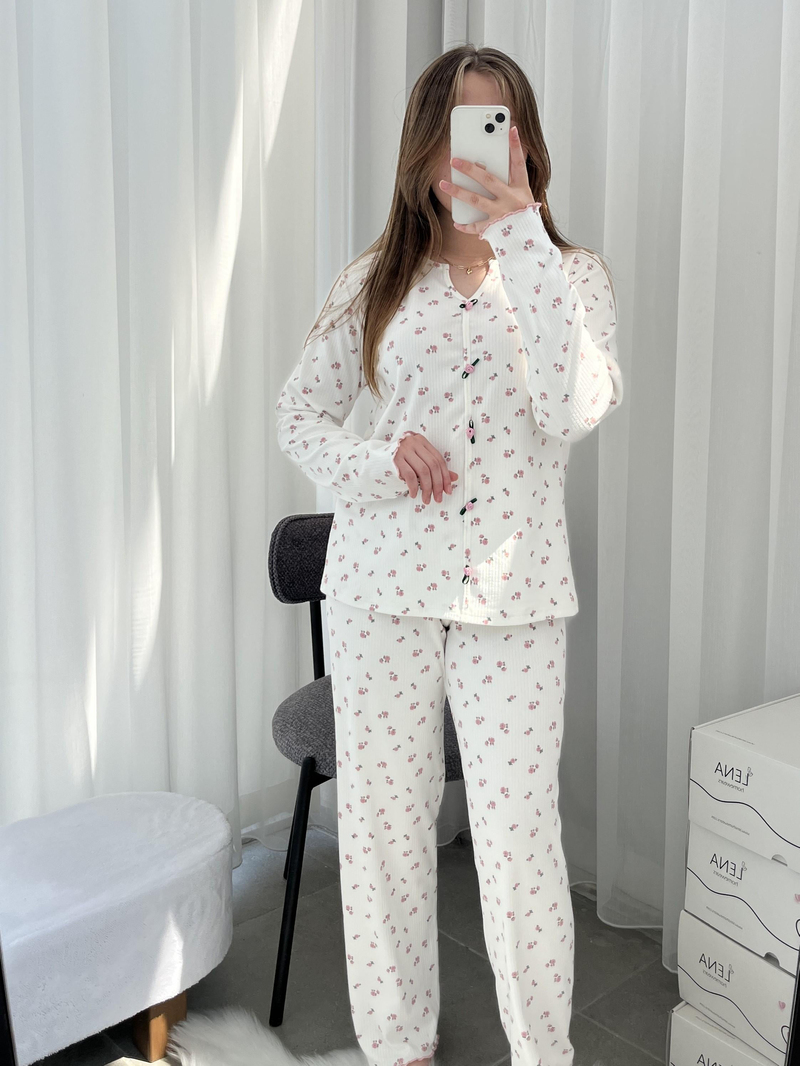 Pembe Çiçek Desenli Ekru Berlin Pijama Takımı