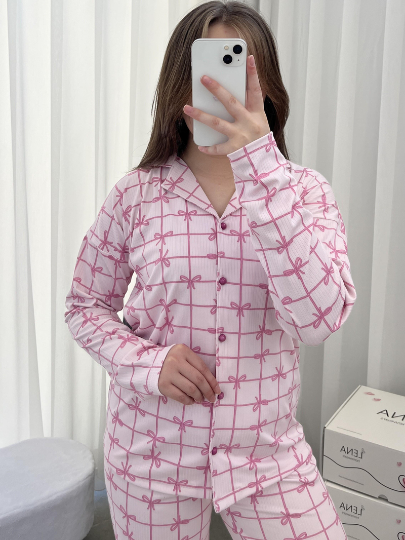 Pembe Fiyonk Desenli Boydan Düğmeli Pijama Takımı