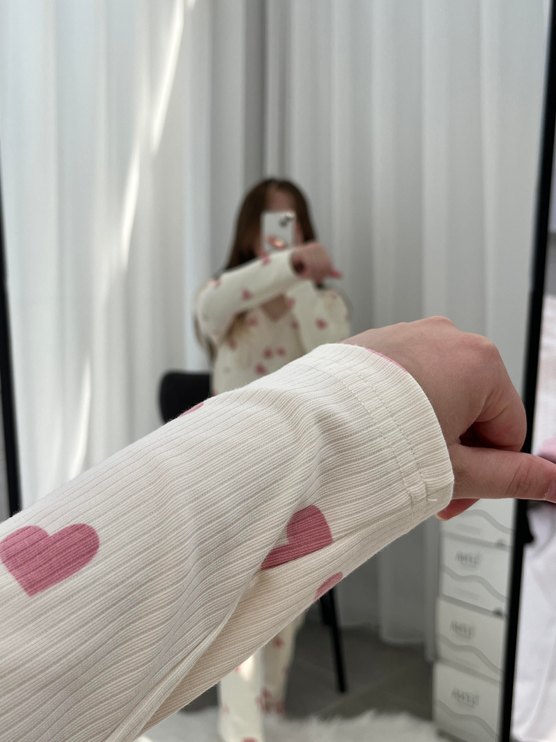 Pembe Kalp Desenli Ekru Berlin Pijama Takımı