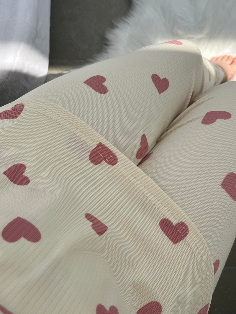 Pembe Kalp Desenli Ekru Berlin Pijama Takımı