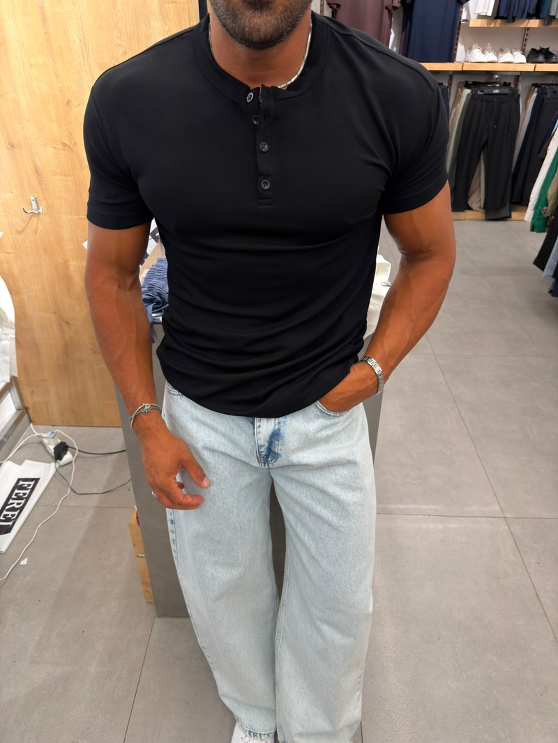 Ferel Yaka Düğme Detay Tshirt Siyah