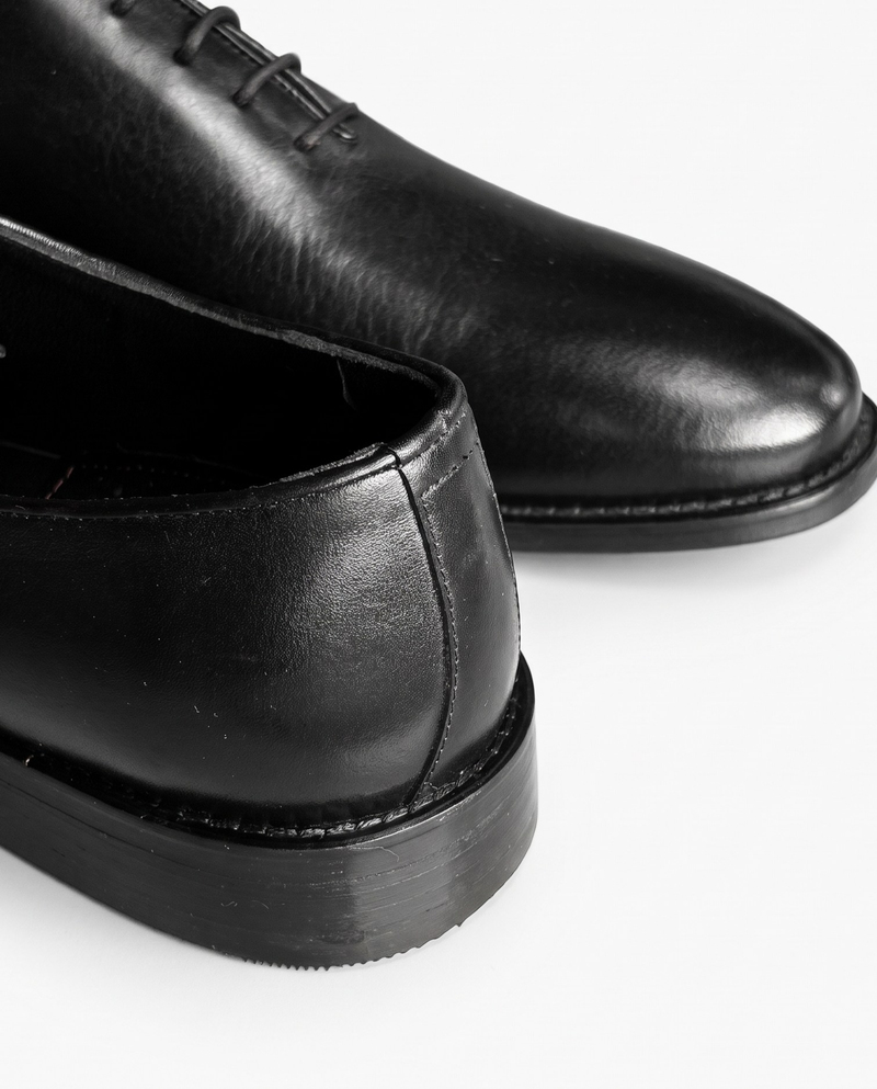 Classic Shoes Black  Santo