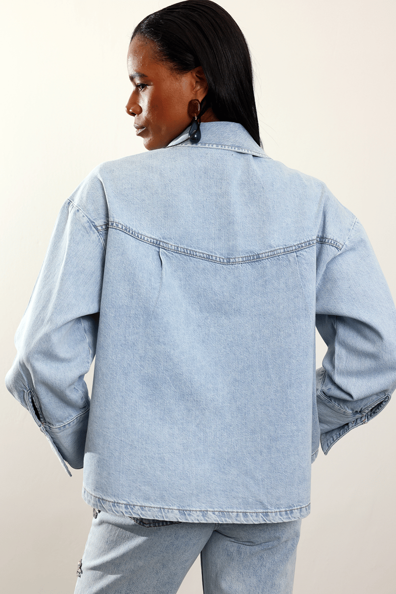 Açık Mavi Geniş Manşetli Denim Gömlek 