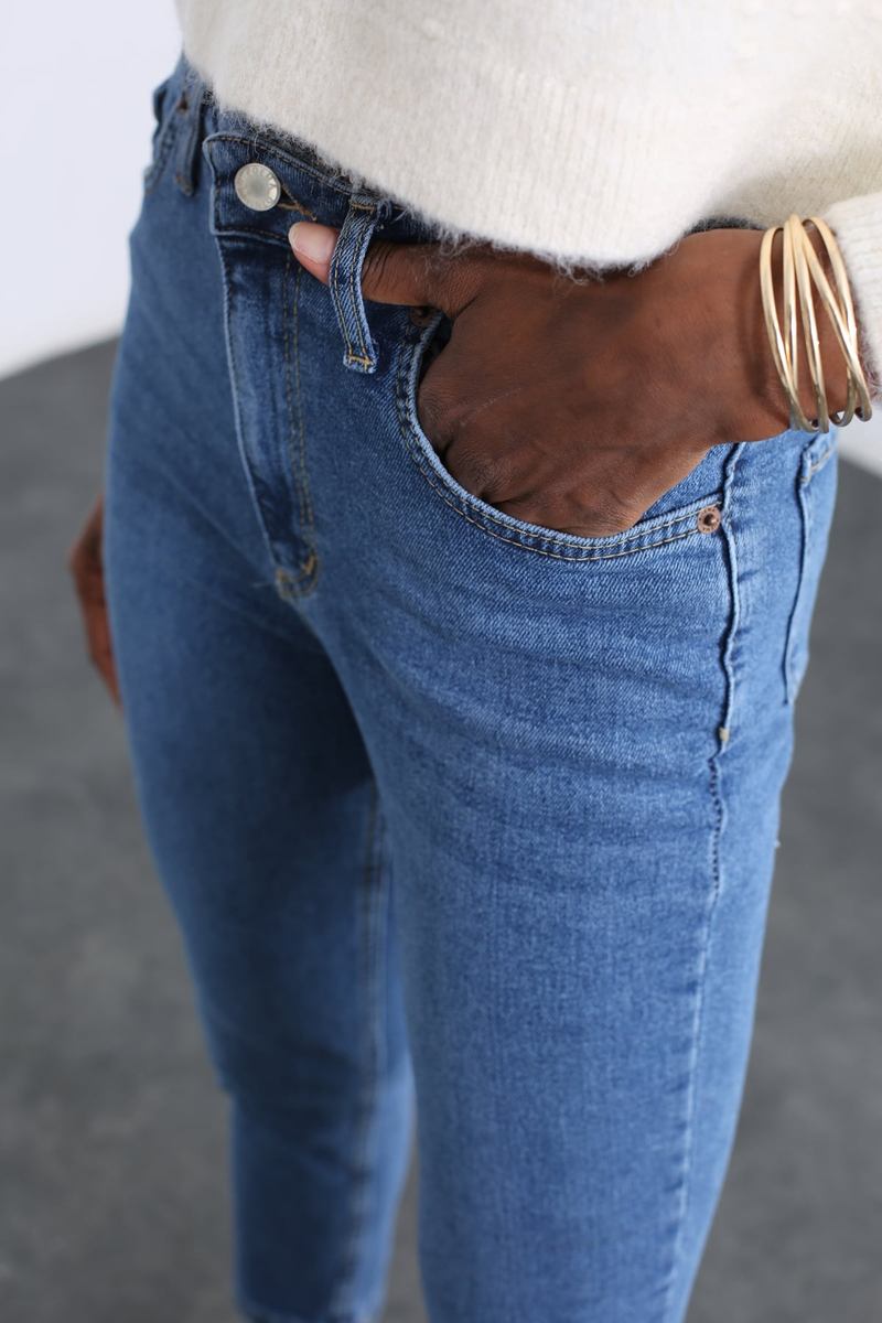 Açık Mavi Orta Bel Düz Paça Jean 