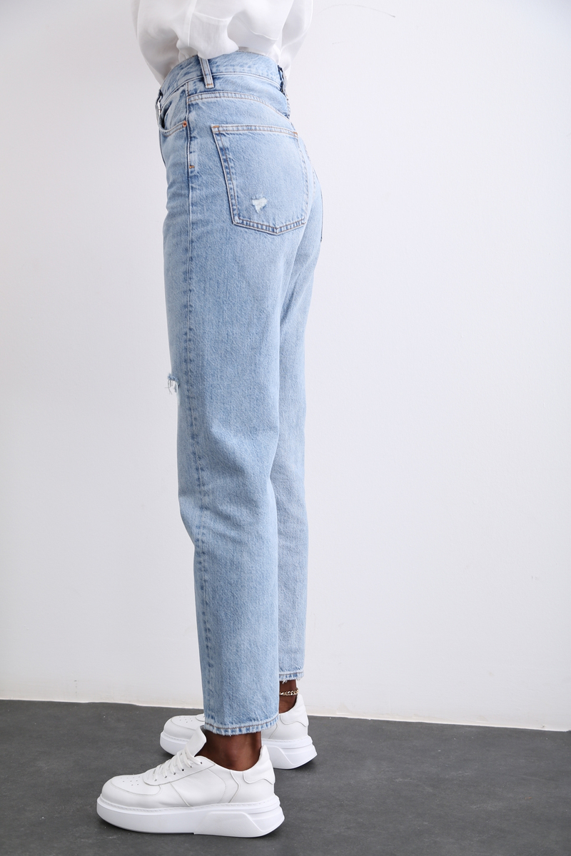 Açık Mavi Yüksek Bel Yırtıklı Boyfriend Jean 