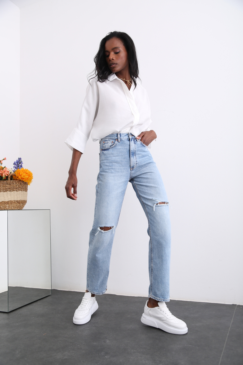 Açık Mavi Yüksek Bel Yırtıklı Boyfriend Jean 