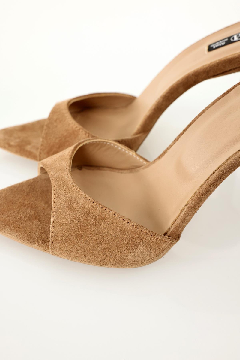 Bal Sivri Burun Topuklu Terlik 25157