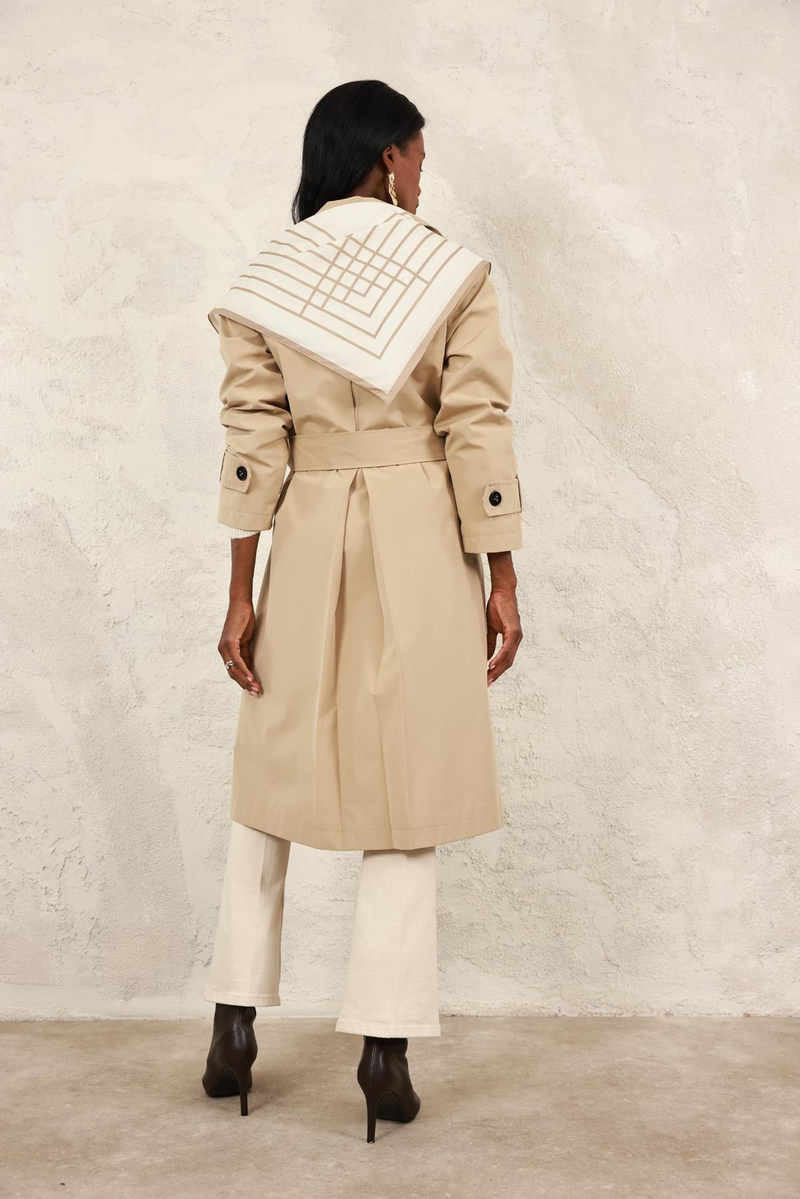 Bej Fularlı Trençkot 